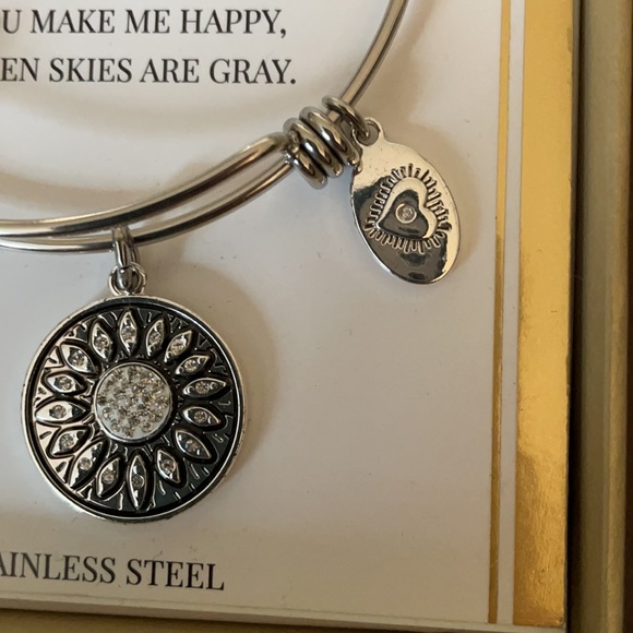 Brand New Footnote Bracelet - Picture 2 of 2